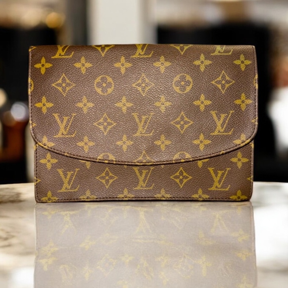 Louis Vuitton Pochette Rabat Monogram 23 Brown Clutch